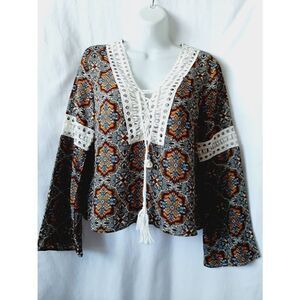 Romeo & Juliet couture bohemian lace small blouse